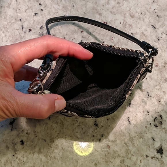 Coach - Picture 5 of 5